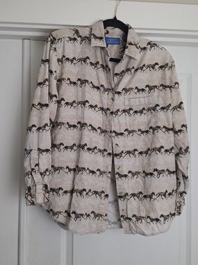 Vintage Natural Reflections Men's Beige Horse Print Button-Up Shirt